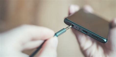 The best phones with a headphone jack .